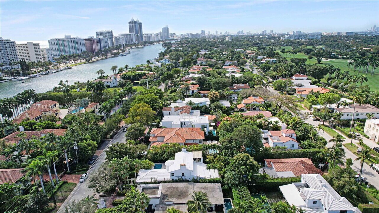 5650 Pine Tree Dr in Miami Beach, FL - Building Photo