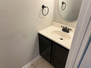 2002 Reaches Pl SW in Huntsville, AL - Building Photo - Building Photo