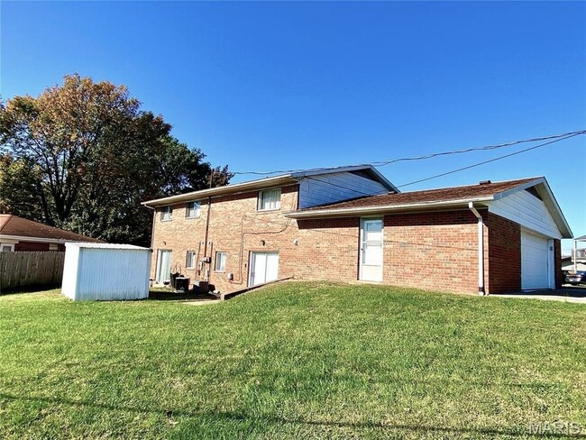 2416 Patrick Dr in Belleville, IL - Building Photo - Building Photo
