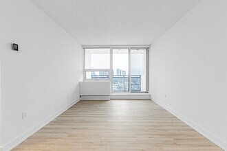 201 Sherbourne St in Toronto, ON - Building Photo - Building Photo