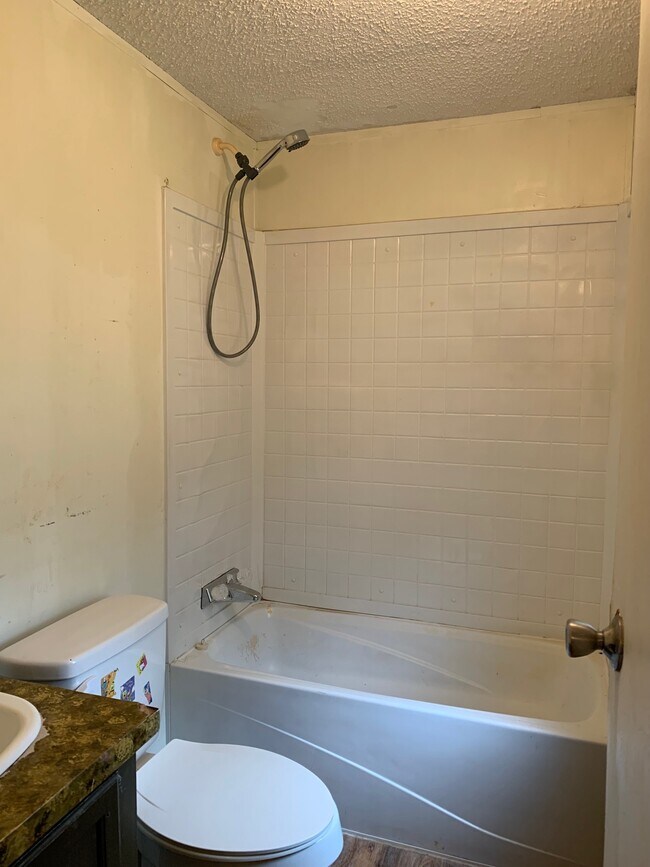 1854 Covington Ln NE in Brookhaven, MS - Building Photo - Building Photo