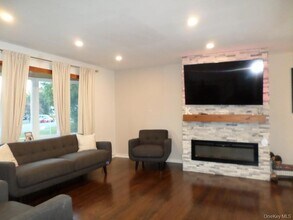 8 Jodi Ln in New City, NY - Building Photo - Building Photo