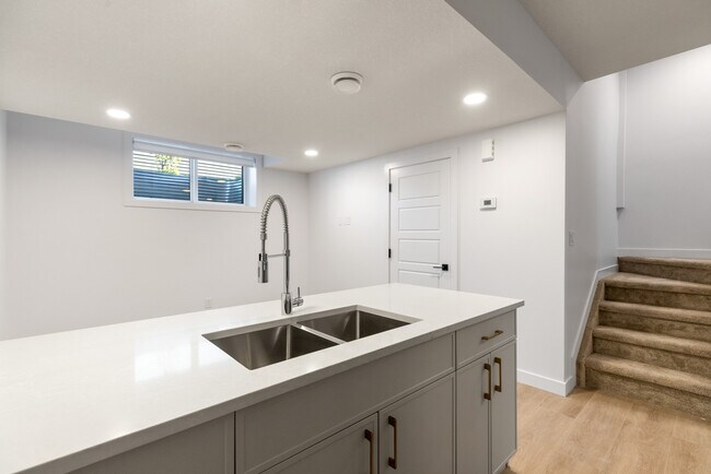 8554-8583 83 Ave NW in Edmonton, AB - Building Photo - Building Photo