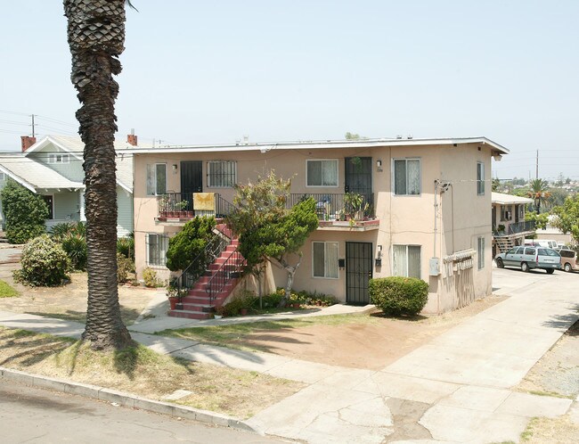 901-923 E 2nd St in National City, CA - Foto de edificio - Building Photo