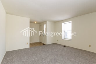 5839 Troy Villa Blvd in Dayton, OH - Building Photo - Building Photo