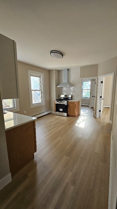 378 E 18th St in Paterson, NJ - Building Photo