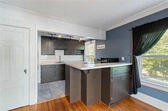 214 Culver Rd, Unit 2 in Rochester, NY - Foto de edificio - Building Photo