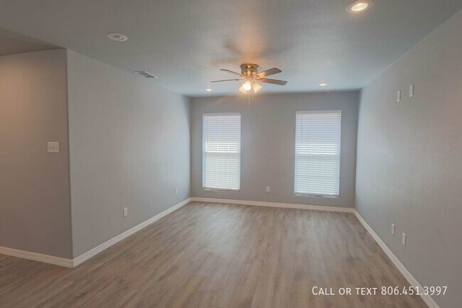 1306 N Clinton Ave in Lubbock, TX - Building Photo - Building Photo