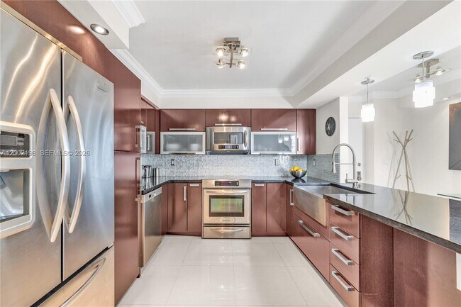 1623 Collins Ave in Miami Beach, FL - Building Photo - Building Photo