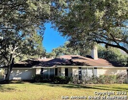 3723 Twisted Oaks Dr in San Antonio, TX - Building Photo