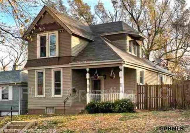 property at 1009 N 49th Ave