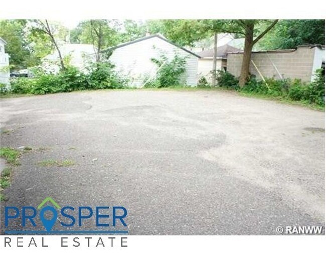 909 5th Ave-Unit -FI909X- Whole House in Eau Claire, WI - Building Photo - Building Photo