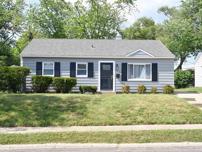 property at 821 W Purtscher Dr