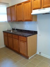 8000-12 S Maryland Ave in Chicago, IL - Building Photo - Interior Photo