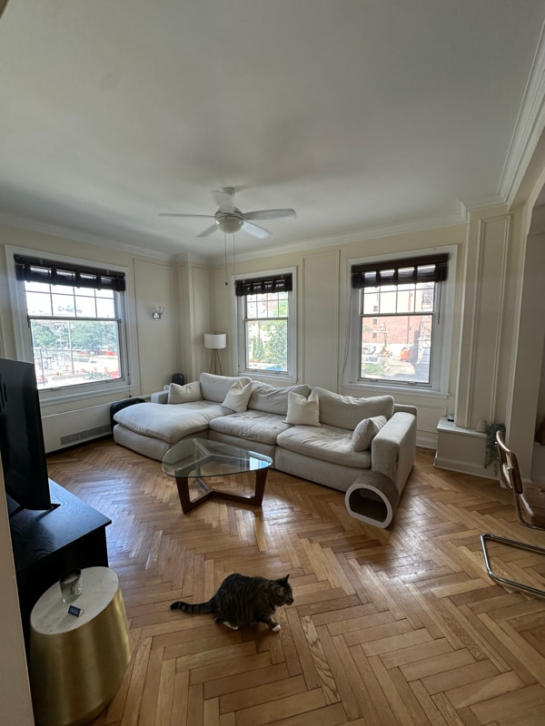 property at 925 E Wells St