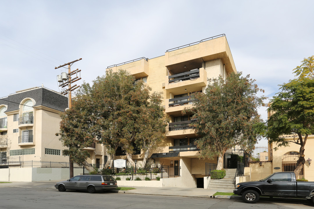 Amherst Apartments in Los Angeles, CA - Building Photo