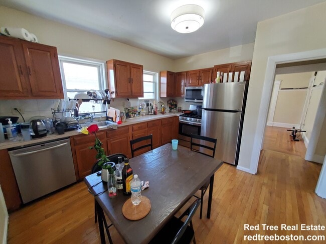 270 Harvard St, Unit 2