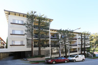 6100 Buckingham Pky in Culver City, CA - Foto de edificio - Building Photo