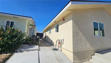 1203 W Shorb St in Alhambra, CA - Foto de edificio - Building Photo