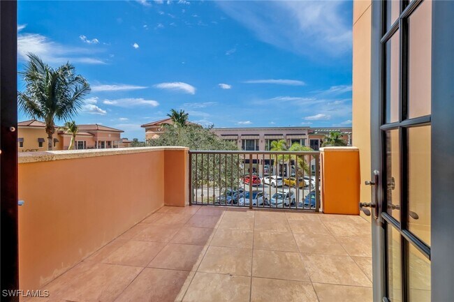23161 Fashion Dr in Estero, FL - Building Photo - Building Photo