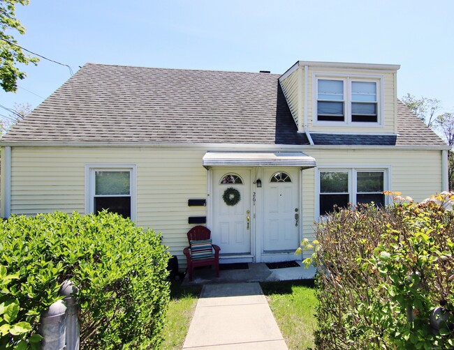 261 East Ave in Norwalk, CT - Building Photo - Building Photo