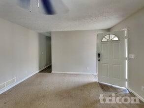 1567 Kimberly Pl in Canton, GA - Building Photo - Building Photo