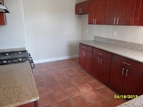 2656 Raymond Ave in Los Angeles, CA - Building Photo - Building Photo