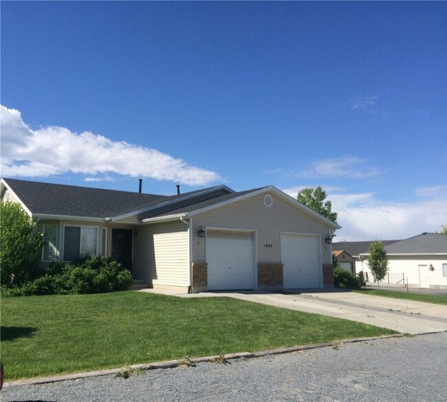 1884 Shepard Ln in Tooele, UT - Building Photo - Building Photo