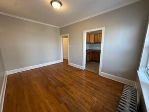 2204 N Avers Ave, Unit 2A in Chicago, IL - Building Photo - Building Photo