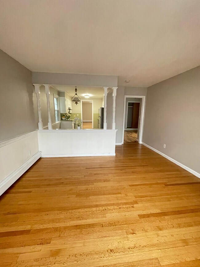 31 Cesario Pl in Port Chester, NY - Building Photo - Building Photo