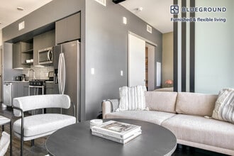 6677 Santa Monica Blvd in Los Angeles, CA - Building Photo - Building Photo
