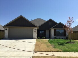 231 Palm St in Centerton, AR - Building Photo