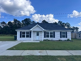 2525 Romantica Dr in Conway, SC - Building Photo