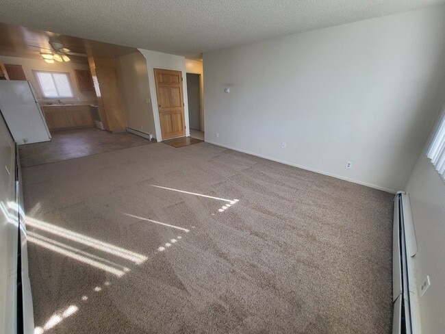 1700 E Long St in Carson City, NV - Foto de edificio - Building Photo