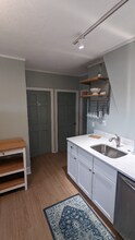 206 Bayview Ave-Unit -Unit 3D in Bristol, RI - Building Photo - Building Photo