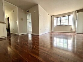 2602 Tunlaw Rd NW, Unit 4 in Washington, DC - Building Photo