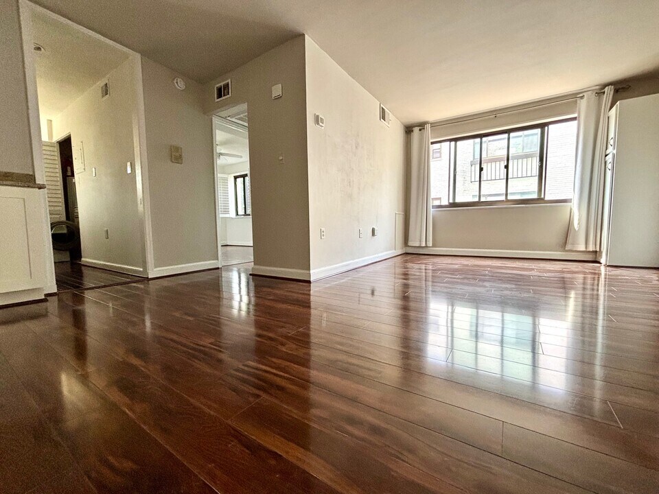 2602 Tunlaw Rd NW, Unit 4 in Washington, DC - Foto de edificio