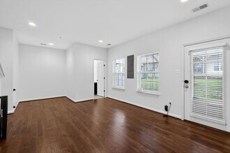 4204 WOODSPRING Ln in Upper Marlboro, MD - Foto de edificio - Building Photo