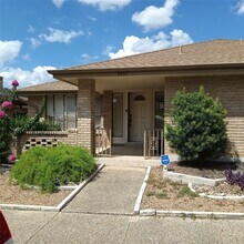 5837 Northgap Dr in San Antonio, TX - Foto de edificio - Building Photo