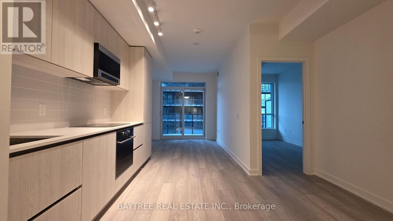 110 Broadway Ave in Toronto, ON - Building Photo