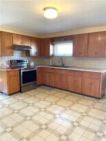 241 Huxley Ave in Providence, RI - Building Photo