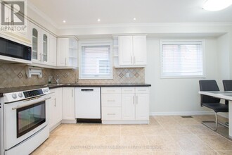 90 Carnival Ct in Toronto, ON - Building Photo - Building Photo