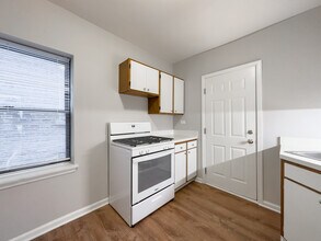 5746 N Winthrop Ave, Unit 401 in Chicago, IL - Foto de edificio - Building Photo