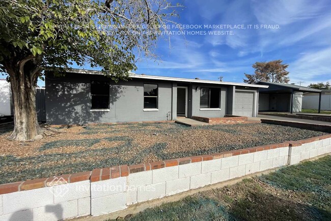 property at 2128 W Hartford Ave