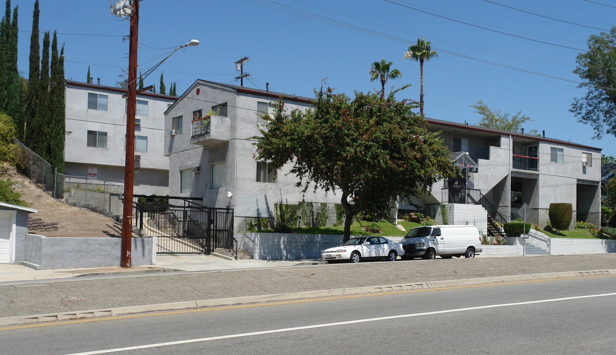 Eagle Hills Apartments in Los Angeles, CA - Building Photo