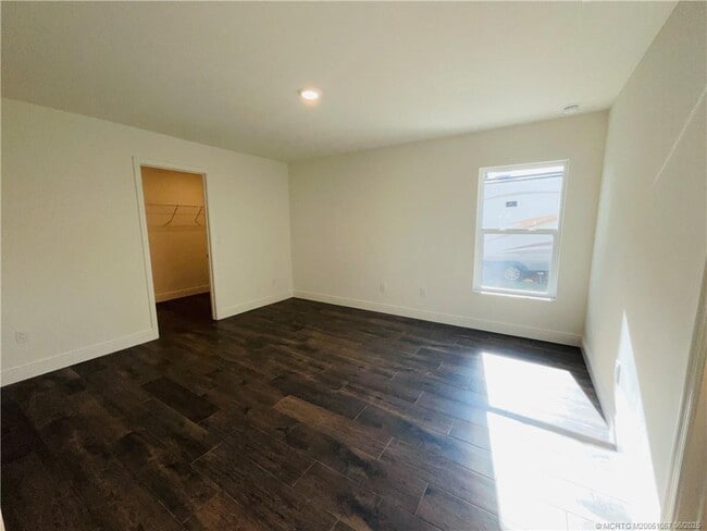 property at 7702 Lakeland Blvd