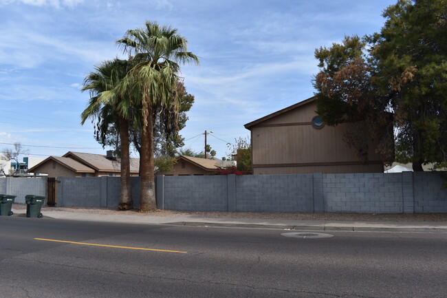 3833 N 28th St in Phoenix, AZ - Building Photo - Building Photo