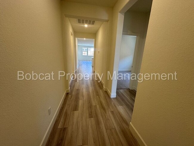 925 Nelle Dr in Minden, NV - Building Photo - Building Photo