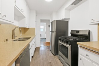 922 6th St in Santa Monica, CA - Building Photo - Interior Photo