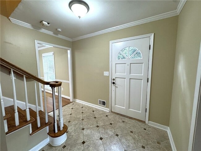5338 Roberts Dr in Dunwoody, GA - Building Photo - Building Photo